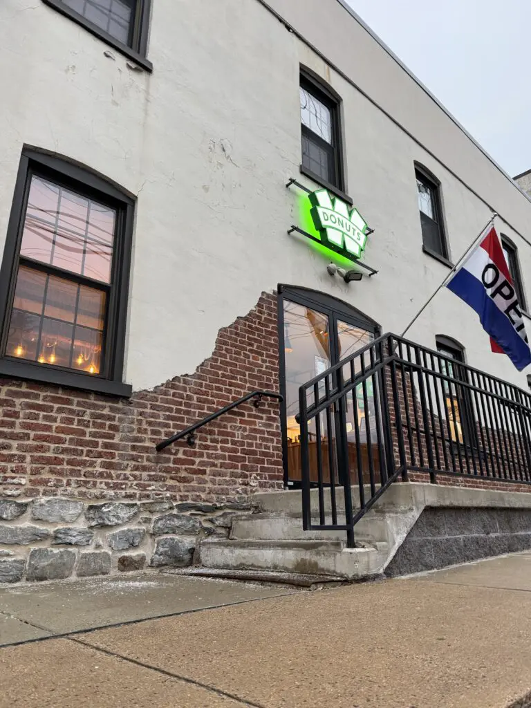 W_Donuts-Lancaster-East-Walnut-Street-8457